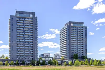 Condo Apartment in Richmond Hill