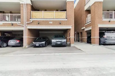 Att/Row/Townhouse in Markham