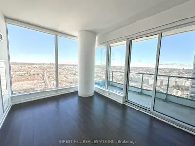 Condo Apartment in Vaughan