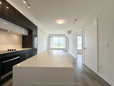 Condo Apartment in Richmond Hill