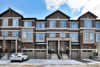 Att/Row/Townhouse in Markham