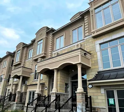 Att/Row/Townhouse in Vaughan