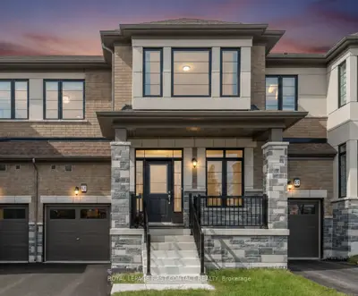 Att/Row/Townhouse in East Gwillimbury