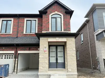 Att/Row/Townhouse in Richmond Hill
