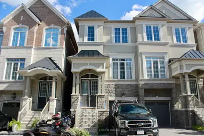 Semi-Detached in Richmond Hill