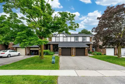266 Simonston Boulevard, Markham, On L3t 4t5