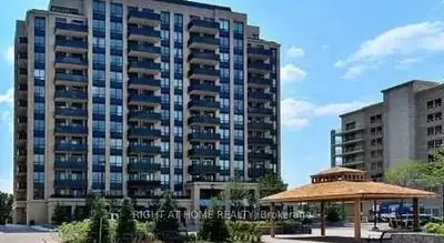 Condo Apartment in Vaughan