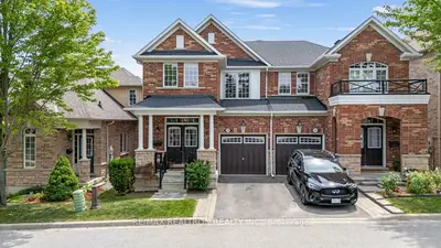 Semi-Detached Condo in Newmarket