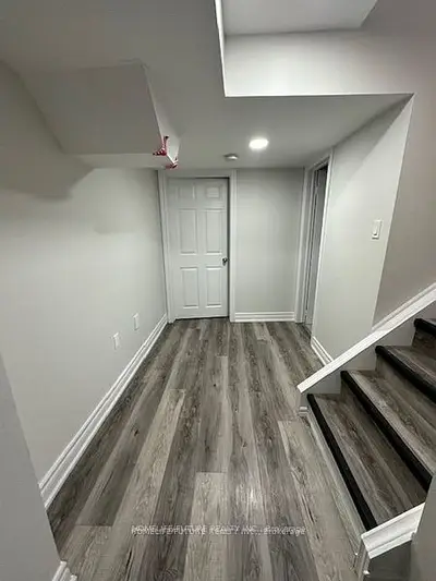 17 Ada Gardens Bsmt, Markham, On L6b 0g2
