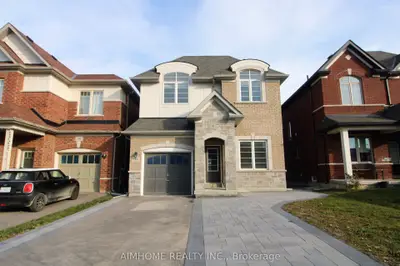 Detached in East Gwillimbury