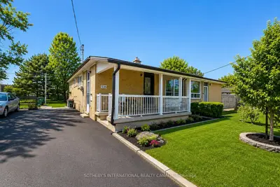 Semi-Detached in Richmond Hill