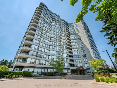 Condo Apartment in Vaughan