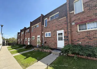 Condo Townhouse in Markham