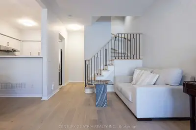 4 Alpen Way 9, Markham, On L3r 4g1