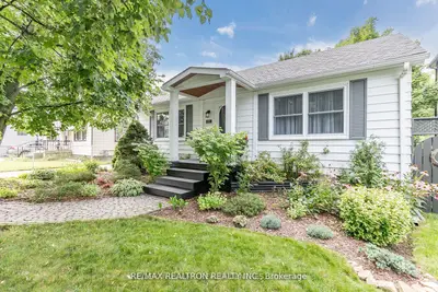 Detached in Aurora