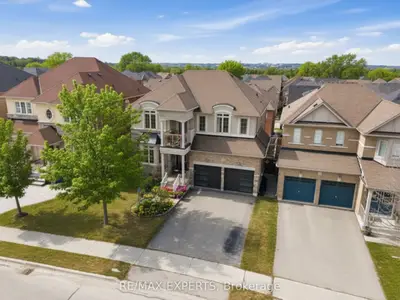 Detached in Newmarket