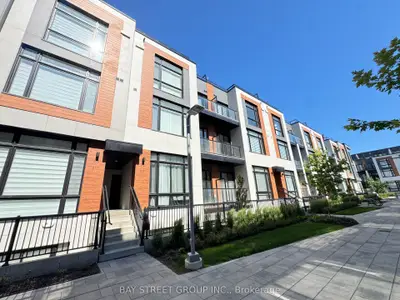 Condo Townhouse in Richmond Hill