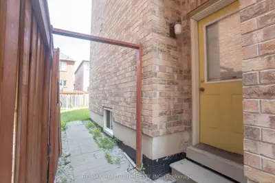 54 Chayna Crescent, Vaughan, On L6a 0n1