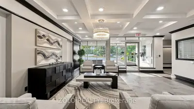 Condo Apartment in Vaughan