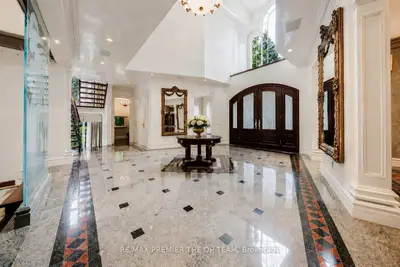 43 Cowan Drive, Vaughan, On L4l 7h4