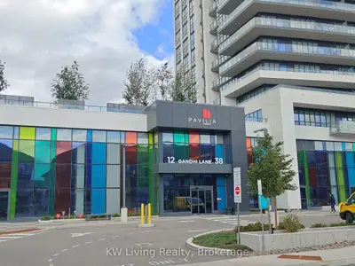 38 Gandhi Lane 2211, Markham, On L3t 0g9