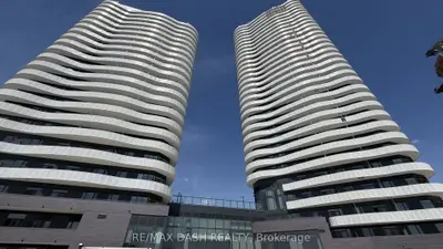 Condo Apartment in Vaughan