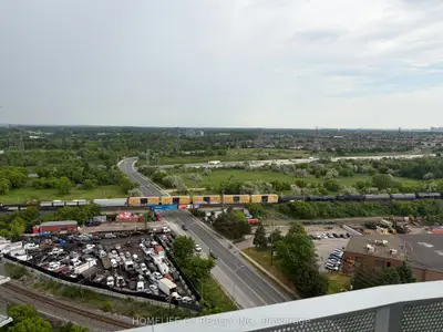 Condo Apartment in Vaughan