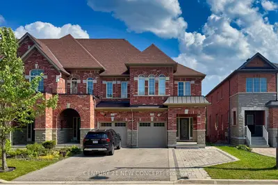 Att/Row/Townhouse in Richmond Hill