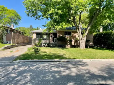Detached in Aurora