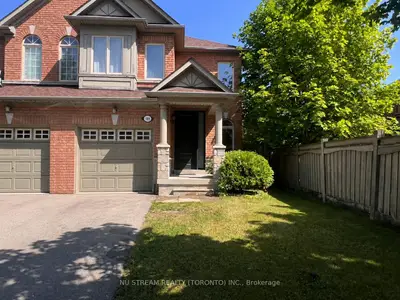 Att/Row/Townhouse in Vaughan