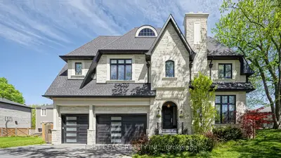 38 Maple Grove Avenue, Richmond Hill, On L4e 2t8