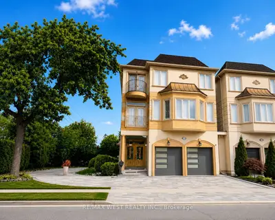 Detached in Richmond Hill
