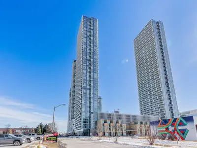 Condo Apartment in Vaughan