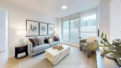 Condo Apartment in Richmond Hill