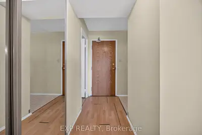 326 Major Mackenzie Drive E 716, Richmond Hill, On L4c 8t4