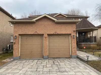 Detached in Richmond Hill