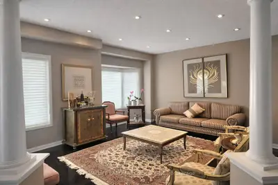 152 Mavrinac Boulevard, Aurora, On L4g 0g6
