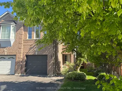 Semi-Detached in Newmarket