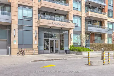 Condo Apartment in Markham