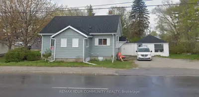 260 The Queensway Road S, Georgina, On L4p 2b1