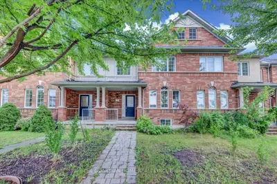 Att/Row/Townhouse in Markham