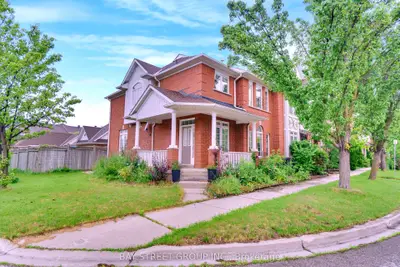 Att/Row/Townhouse in Markham