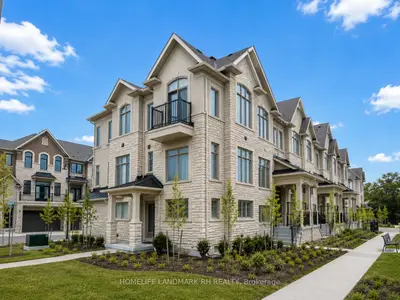 Att/Row/Townhouse in Markham
