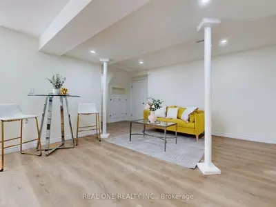 Detached in Newmarket