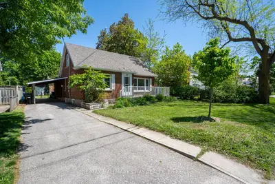 Detached in New Tecumseth