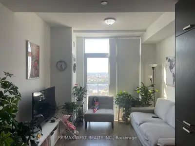 Condo Apartment in Vaughan