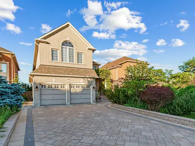 Detached in Richmond Hill