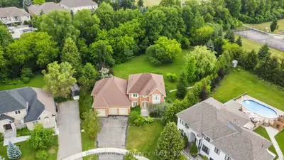 40 Hunterwood Chase, Vaughan, On L6a 3r9