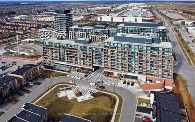 Condo Apartment in Vaughan