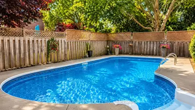 31 Mulholland Drive, Vaughan, On L4j 7t7